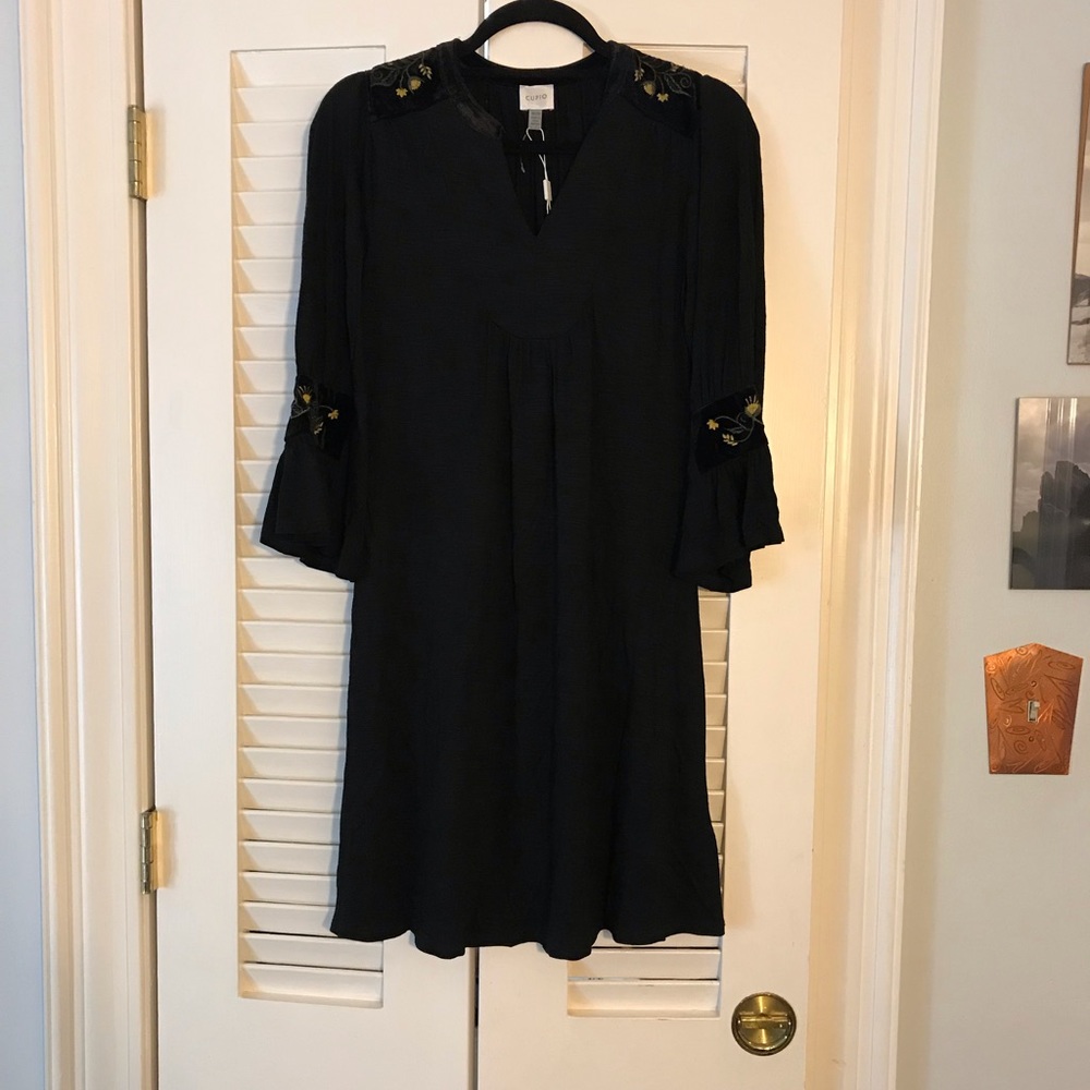 Cute black party dress NWT